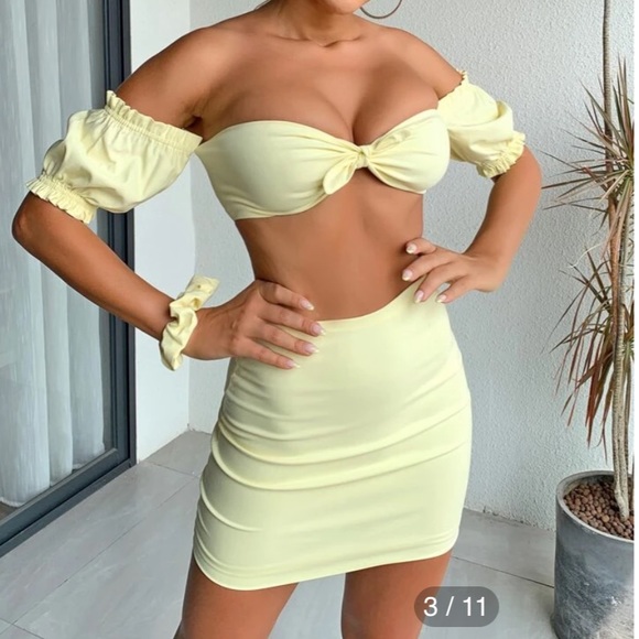 Off shoulder knot top two piece skirt set - Picture 3 of 3